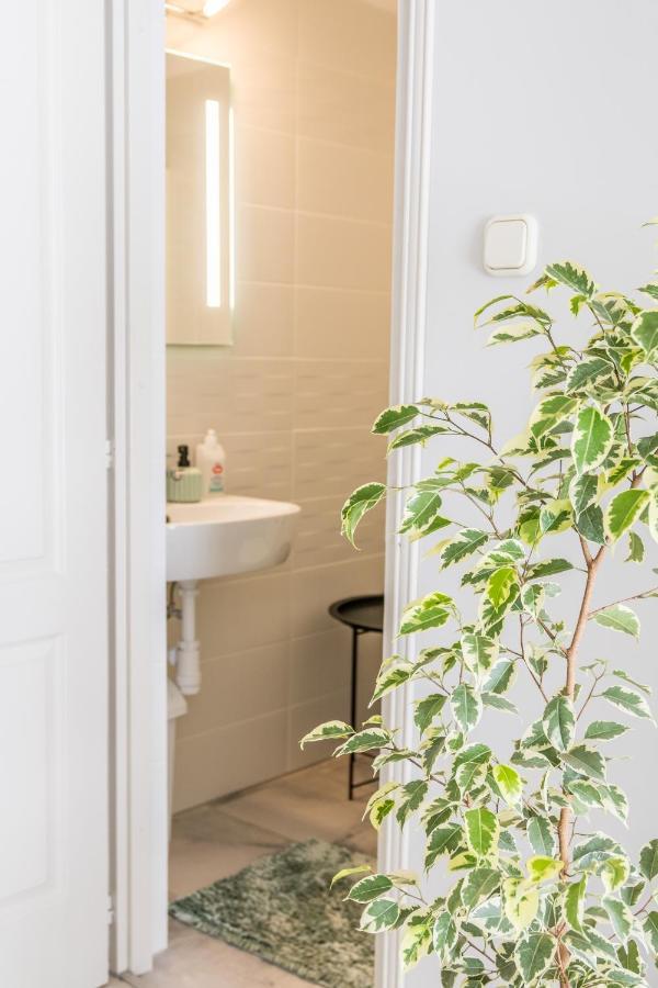 Villa 21 Boutique Rooms Balatonalmádi Екстериор снимка