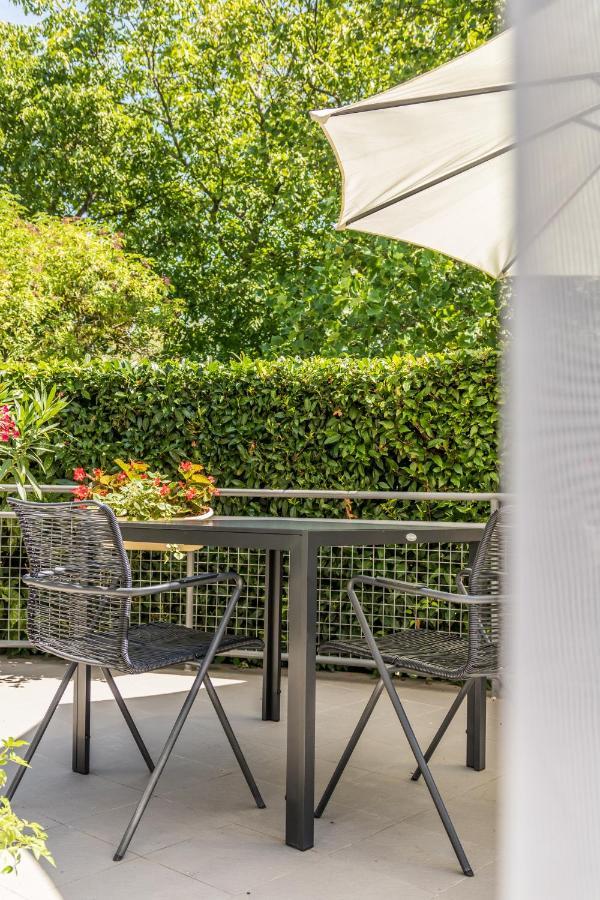 Villa 21 Boutique Rooms Balatonalmádi Екстериор снимка