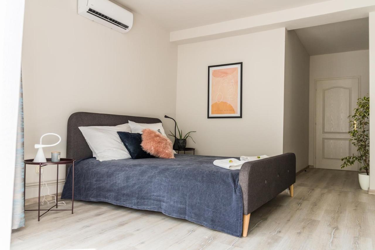 Villa 21 Boutique Rooms Balatonalmádi Екстериор снимка