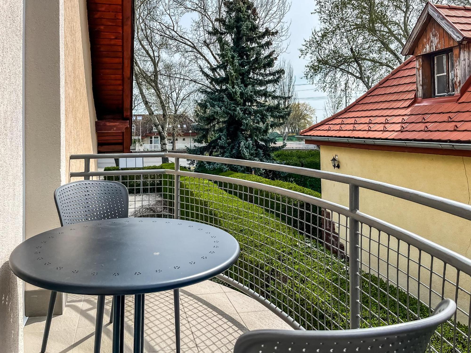 Villa 21 Boutique Rooms Balatonalmádi Екстериор снимка