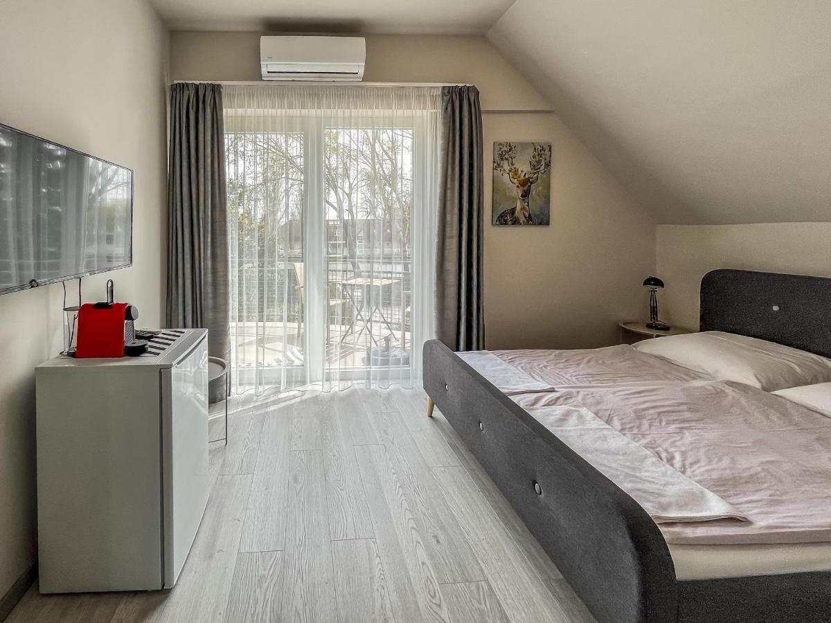 Villa 21 Boutique Rooms Balatonalmádi Екстериор снимка