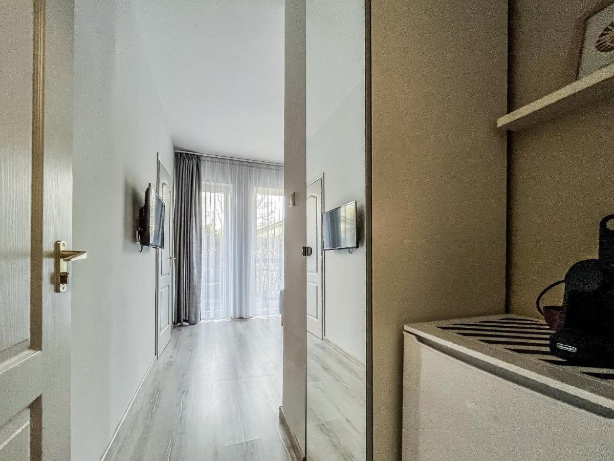 Villa 21 Boutique Rooms Balatonalmádi Екстериор снимка