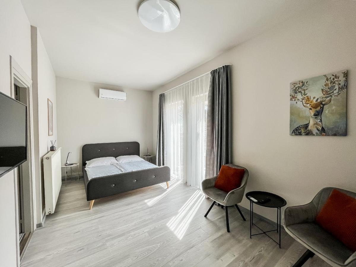 Villa 21 Boutique Rooms Balatonalmádi Екстериор снимка